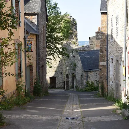Hotel Au Bon Sejour Sainte-Suzanne (Mayenne)